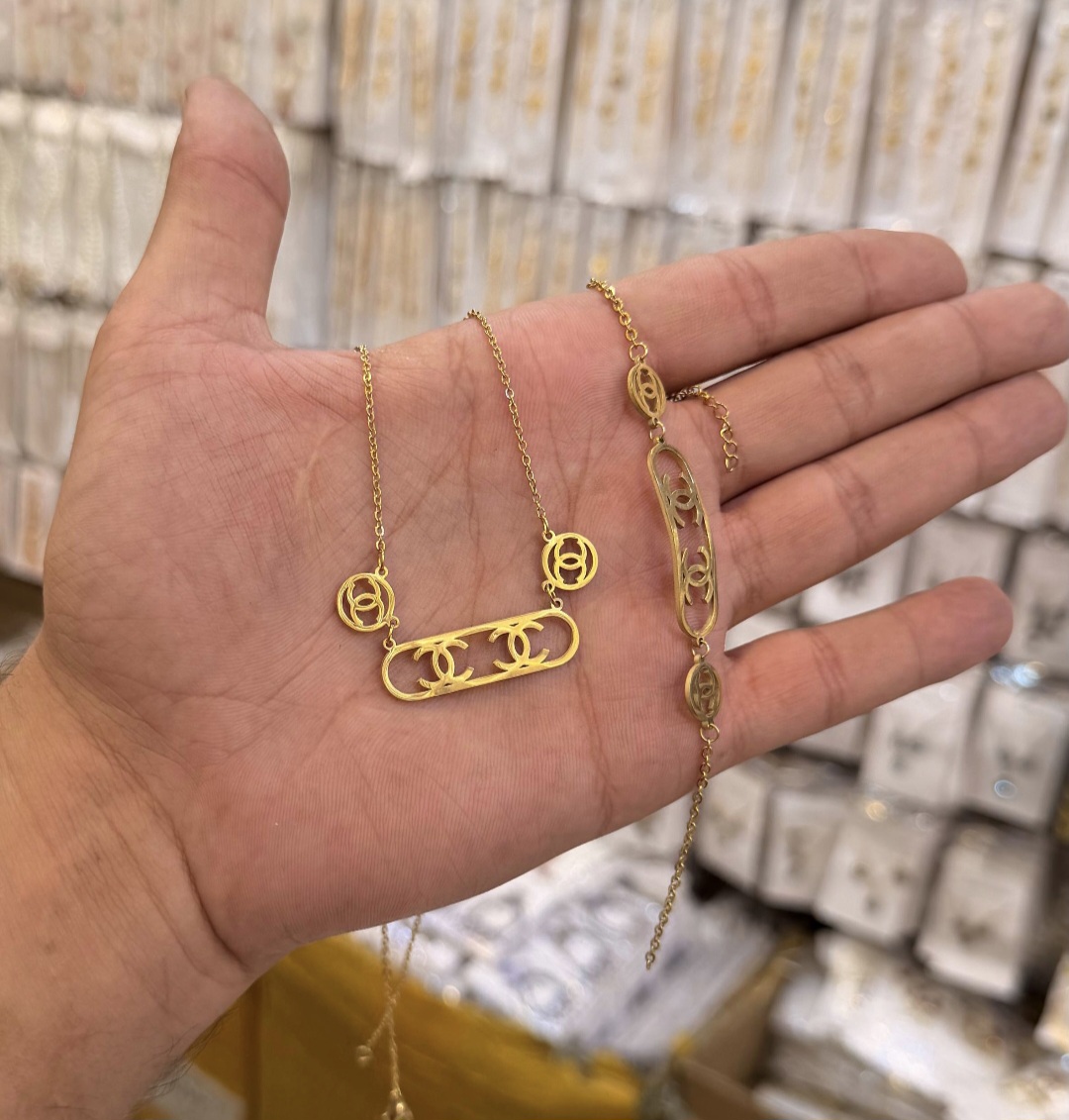 ست دستبند و گردنبند